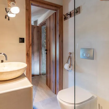 Vila Sani Stone Ikos *