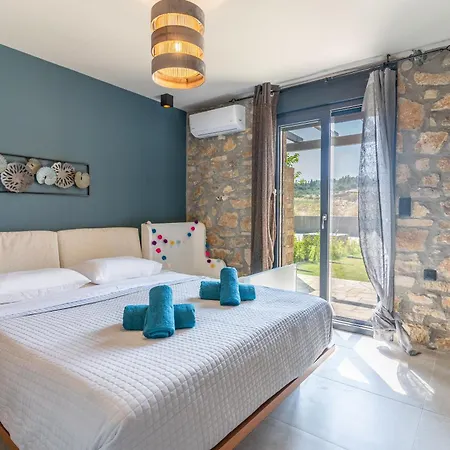 Sani Stone Ikos