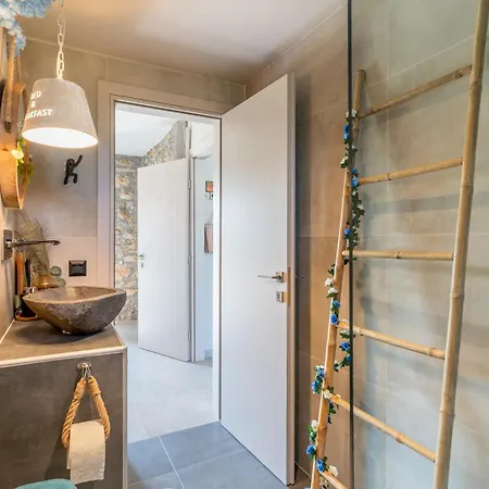 Sani Stone Ikos Száni-part