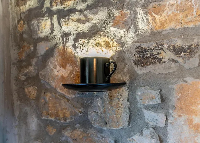 Sani Stone Ikos