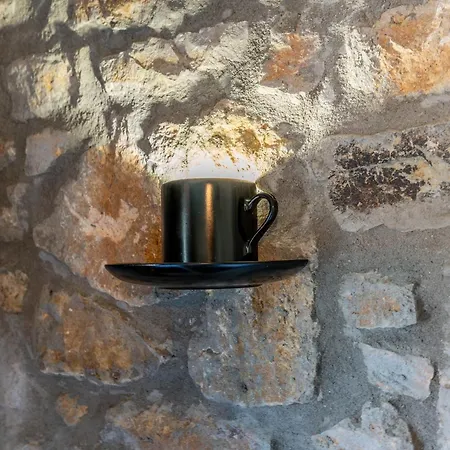 Sani Stone Ikos